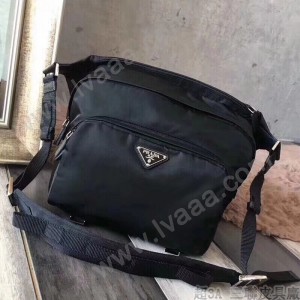 Prada-2VH021 普拉達男士原版皮郵差包