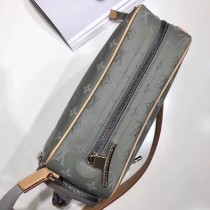 LV-M43884 原單 相機包 為男士生活出行而設計 既可斜挎 亦可模仿秀場中的手提造型