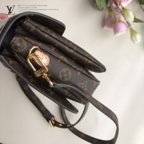 LV-M40780 路易威登新款原版皮Meties經典花料郵差包