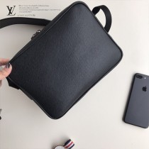 LV-M31003 路易威登新款原版皮黑色MESSENGER 小號郵差包