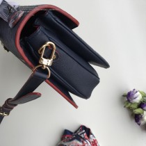 LV-M44072-06 路易威登新款原版皮Meties系列小牛皮壓花郵差包