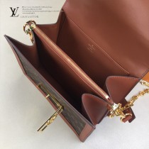 LV-M62788-01 路易威登新款原版皮PETIT NOE手袋