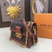 LV-M62788-01 路易威登新款原版皮PETIT NOE手袋