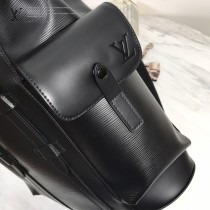 M50159 原版皮 雙肩包 內部空間非常充裕 風格誘人 品位上佳