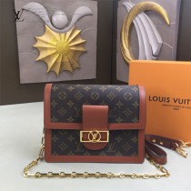 LV-M62788-01 路易威登新款原版皮PETIT NOE手袋