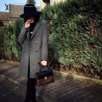 M43125-01 原版皮 中號手袋 時尚而實用的中號都市手袋