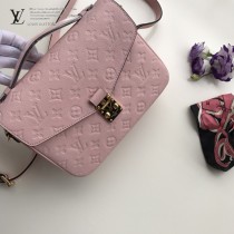 LV-M44072-05 路易威登新款原版皮Meties系列小牛皮壓花郵差包