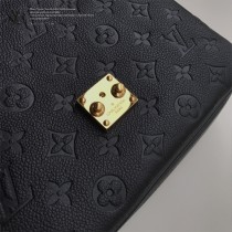 LV-M44072-06 路易威登新款原版皮Meties系列小牛皮壓花郵差包