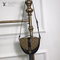 M43590 新款原版皮 手袋 由Monogram與Monogram Reverse帆布裁制而成