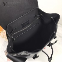 M50159 原版皮 雙肩包 內部空間非常充裕 風格誘人 品位上佳