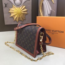 LV-M62788-01 路易威登新款原版皮PETIT NOE手袋