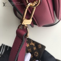 LV-M44072-03 路易威登新款原版皮Meties系列小牛皮壓花郵差包