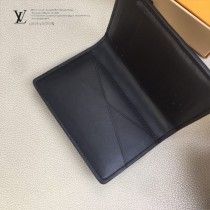 LV-M62899 路易威登新款原版皮黑色壓花卡包
