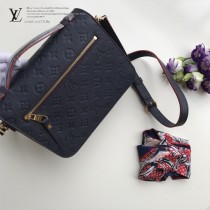 LV-M44072-06 路易威登新款原版皮Meties系列小牛皮壓花郵差包