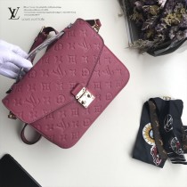 LV-M44072-03 路易威登新款原版皮Meties系列小牛皮壓花郵差包