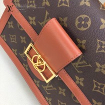 LV-M62788-01 路易威登新款原版皮PETIT NOE手袋
