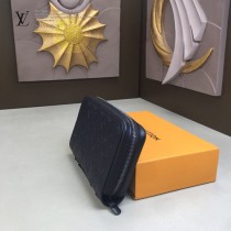 LV-N41503 路易威登新款原版皮壓格黑手包