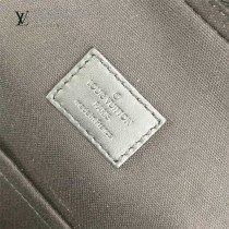LV-N41719-02 路易威登新款原版皮Avenue压格胸包