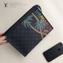 LV-N63150 路易威登新款原版皮椰樹系列手包