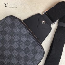 LV-N41719-01 路易威登新款原版皮Avenue黑格胸包