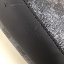 LV-N41719-01 路易威登新款原版皮Avenue黑格胸包