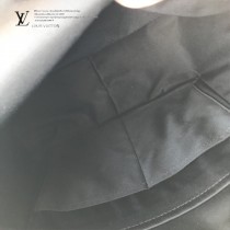 LV-N63150 路易威登新款原版皮椰樹系列手包