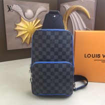 LV-N41719 路易威登新款原版皮Avenue黑格胸包