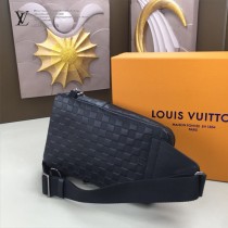 LV-N41719-02 路易威登新款原版皮Avenue压格胸包