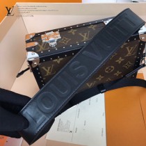 LV-M20101-01  路易威登新款原版皮男士盒子斜背包
