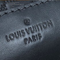 LV-M41720  路易威登新款原版皮男士全皮胸包