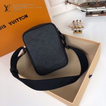 LV-M43681  路易威登新款原版皮男士斜背包