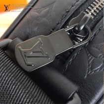 LV-M43681  路易威登新款原版皮男士斜背包