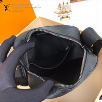 LV-M43681  路易威登新款原版皮男士斜背包