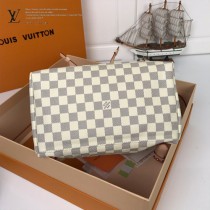 LV-N41578  路易威登新款原版皮走秀系列白格双肩包 书包