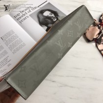 LV-M61692-01 新款原版皮 POCHETTE VOYAGE手袋