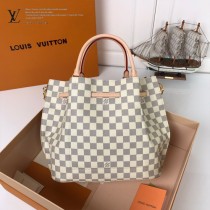 LV-N41579  路易威登新款原版皮走秀系列白格手提斜背水桶包