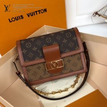 LV-M52019 新款原版皮 專櫃走秀系列郵差包