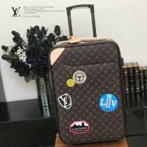 LV-M23225 路易威登专柜同步原版皮系列拉杆箱