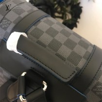 LV-N42422  路易威登新款專櫃同步男士限量雙肩包