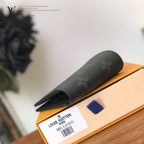 LV-M61695  路易威登專櫃同步原版皮系列男士短夾