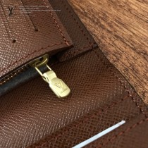 LV-M66540-01  路易威登經典款BRZZA系列男士長夾 西裝夾
