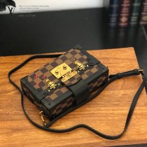 LV-N40273  路易威登新款專櫃同步女款斜背包