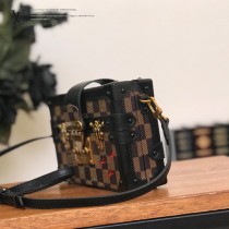 LV-N40273  路易威登新款專櫃同步女款斜背包