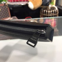 LV-M61692 路易威登新款經典LU POCHETTE VOLGA中號手包
