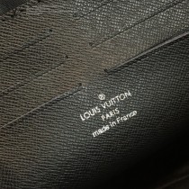 LV-M61692 路易威登新款經典LU POCHETTE VOLGA中號手包