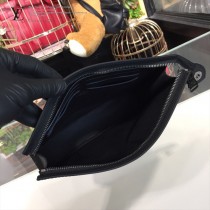 LV-M61692 路易威登新款經典LU POCHETTE VOLGA中號手包