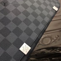LV-N41032-01  路易威登新款經典DISTRICT中號男士斜挎包