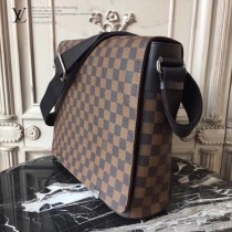 LV-N41032  路易威登新款經典DISTRICT中號男士斜挎包
