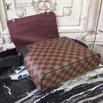 LV-N41031  路易威登新款經典DISTRICT小號男士斜背包
