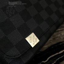 LV-N41031-01  路易威登新款經典DISTRICT小號男士斜背包